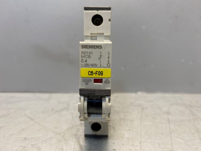 4x Siemens Leistungsschutzschalter 5SY41, 230/400V, 10kA, 1-polig, C, 4A / 5SY4104-7 / 0613013