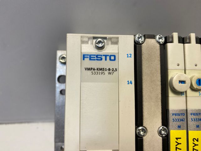 Festo Ventilinsel VMPA-KMS1-8-2,5 / 533195 mit 3x Festo 533342