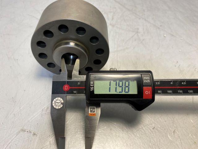 Battenfeld Adapterflansch und Einschraubdüse Ø 18 mm